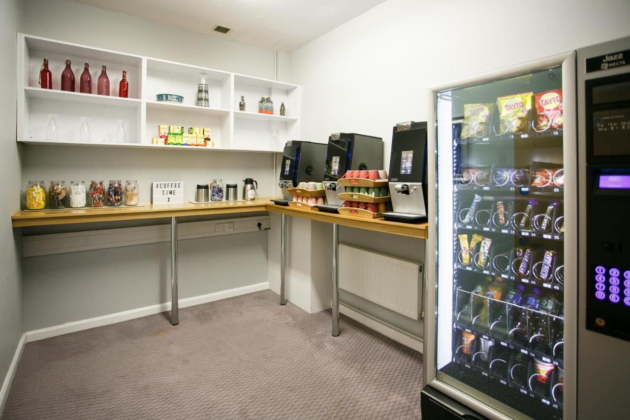 Holiday Inn Express Antrim By Ihg Eksteriør billede