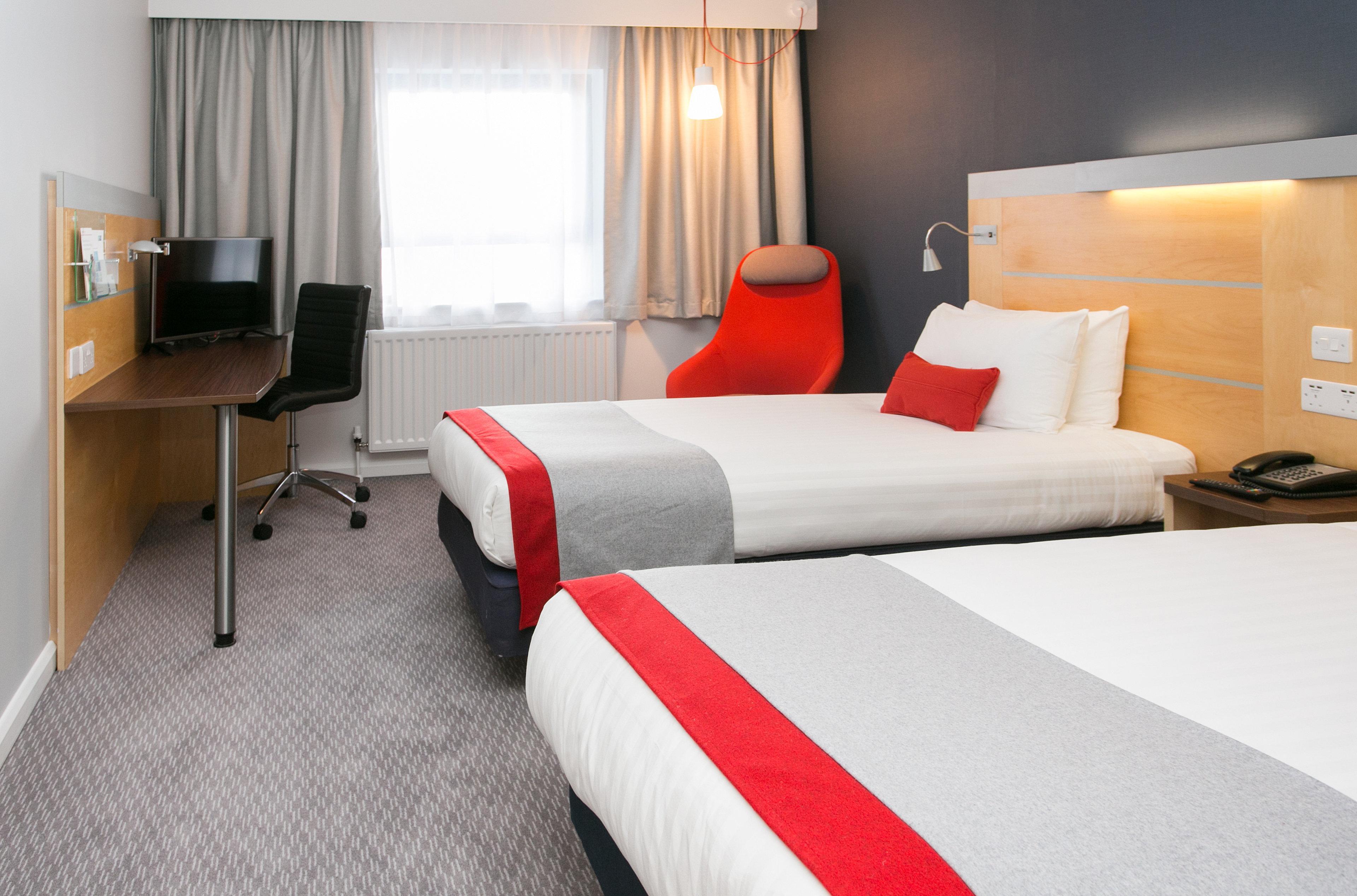 Holiday Inn Express Antrim By Ihg Eksteriør billede