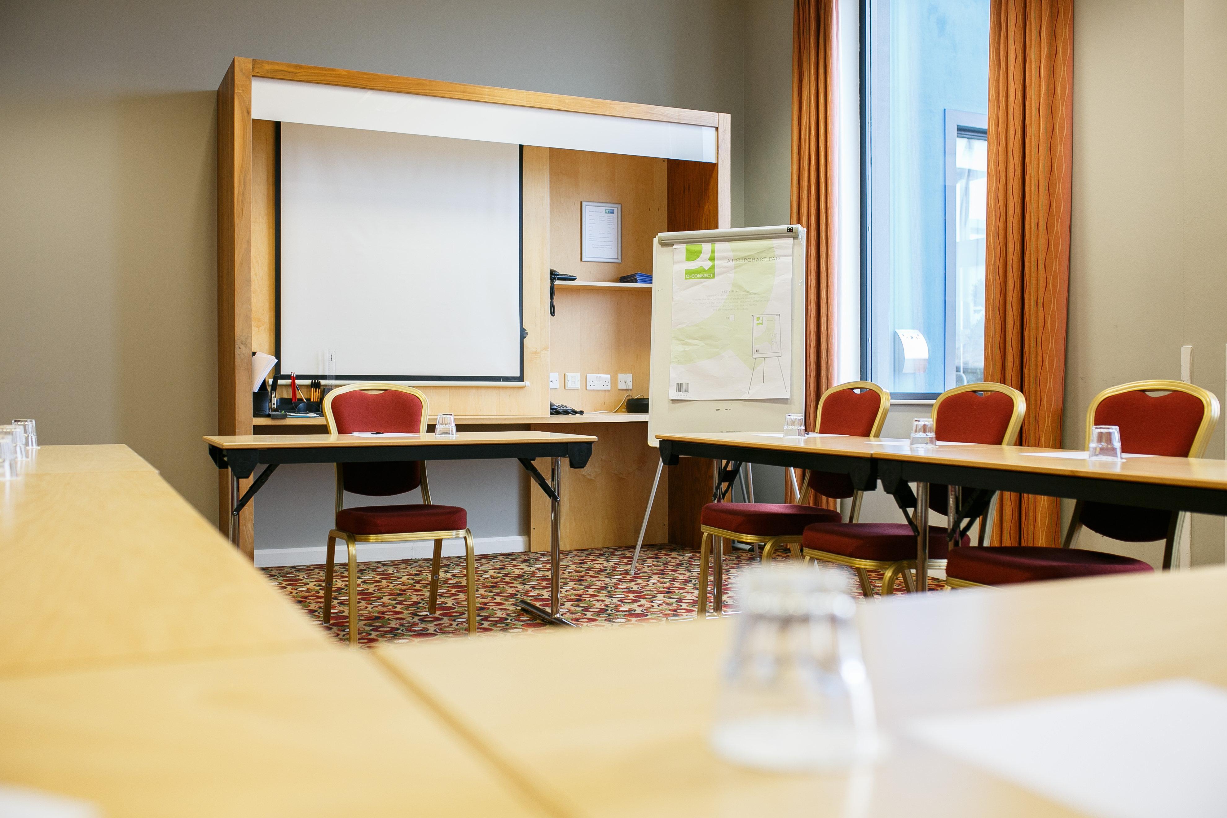 Holiday Inn Express Antrim By Ihg Eksteriør billede