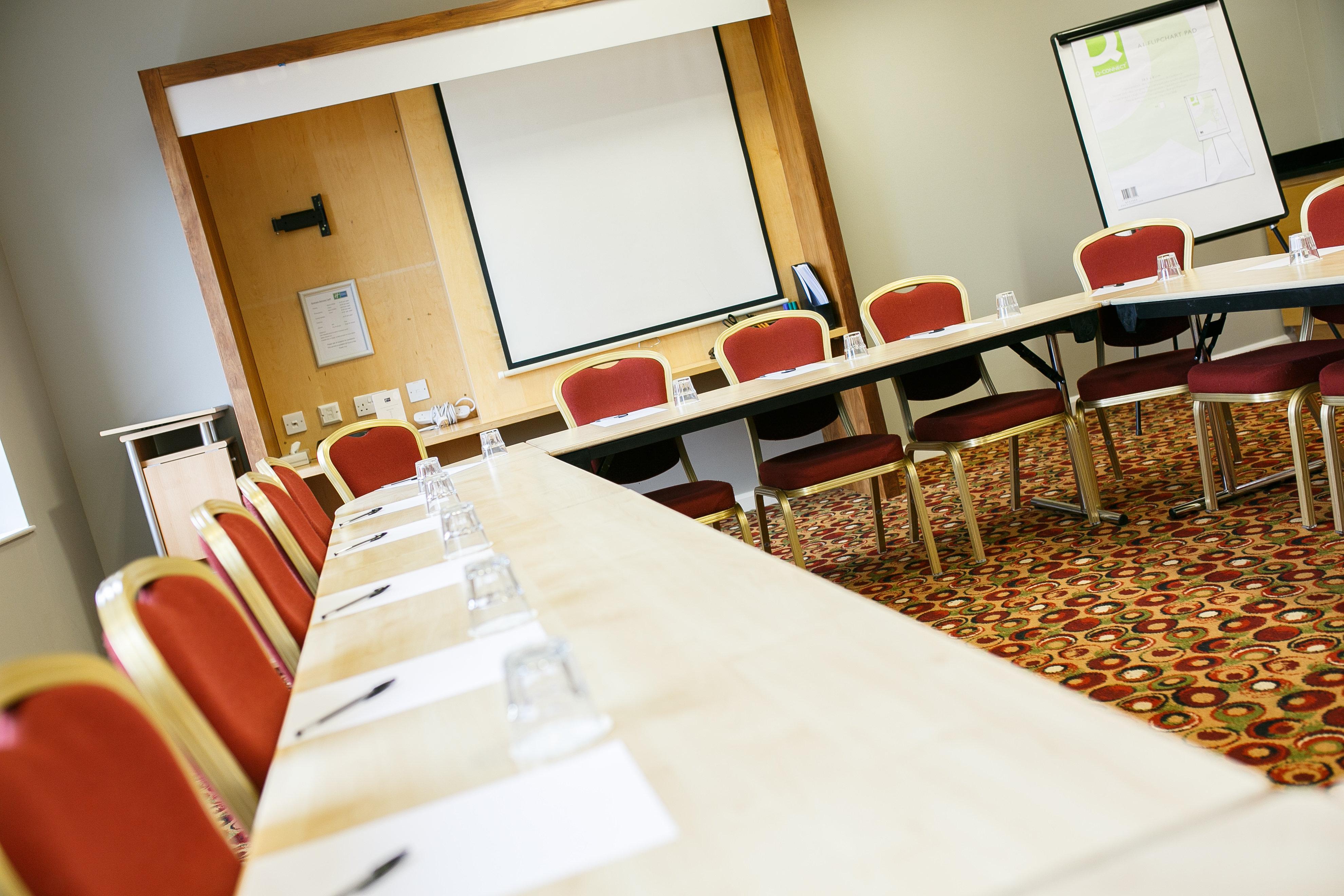 Holiday Inn Express Antrim By Ihg Eksteriør billede