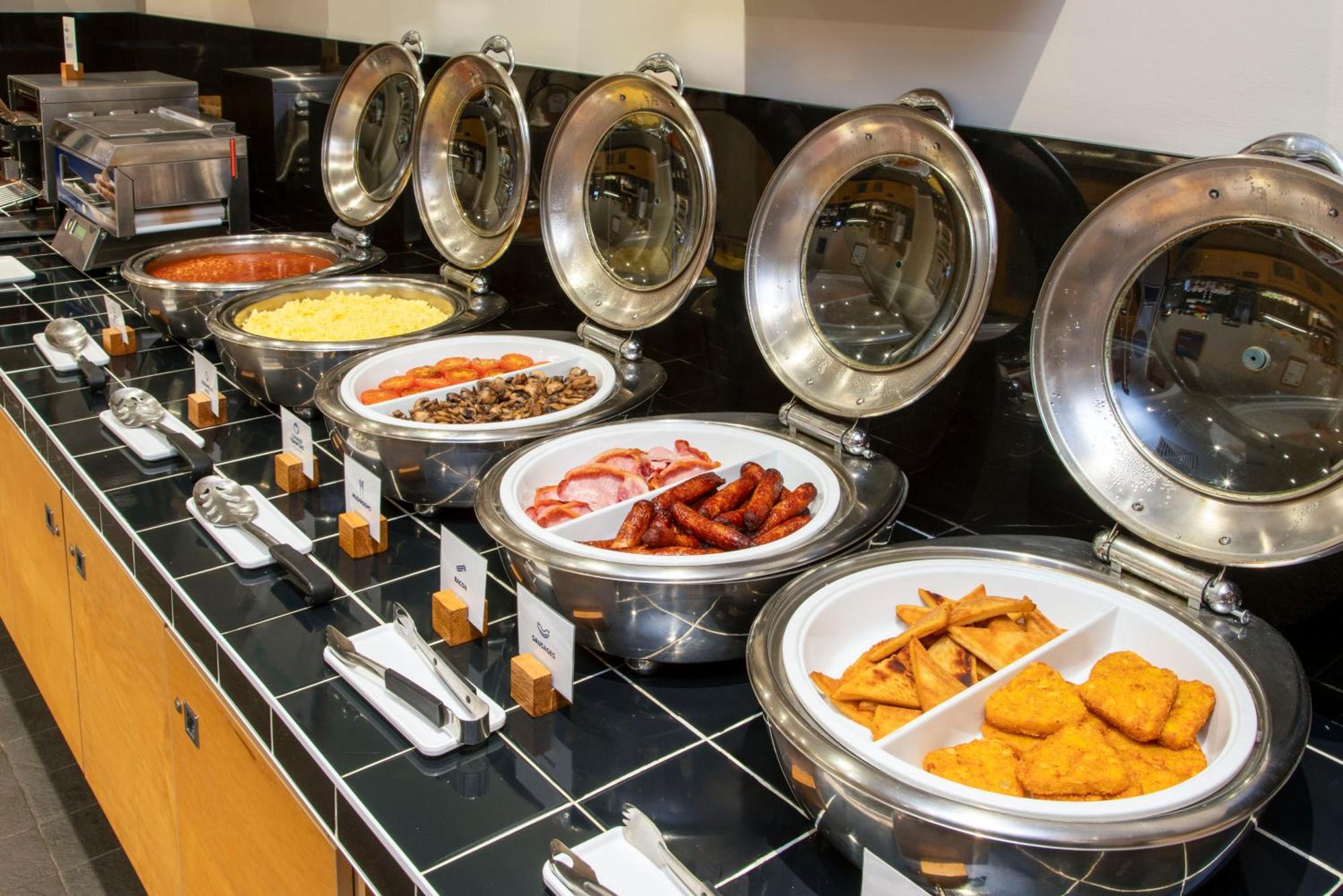 Holiday Inn Express Antrim By Ihg Eksteriør billede
