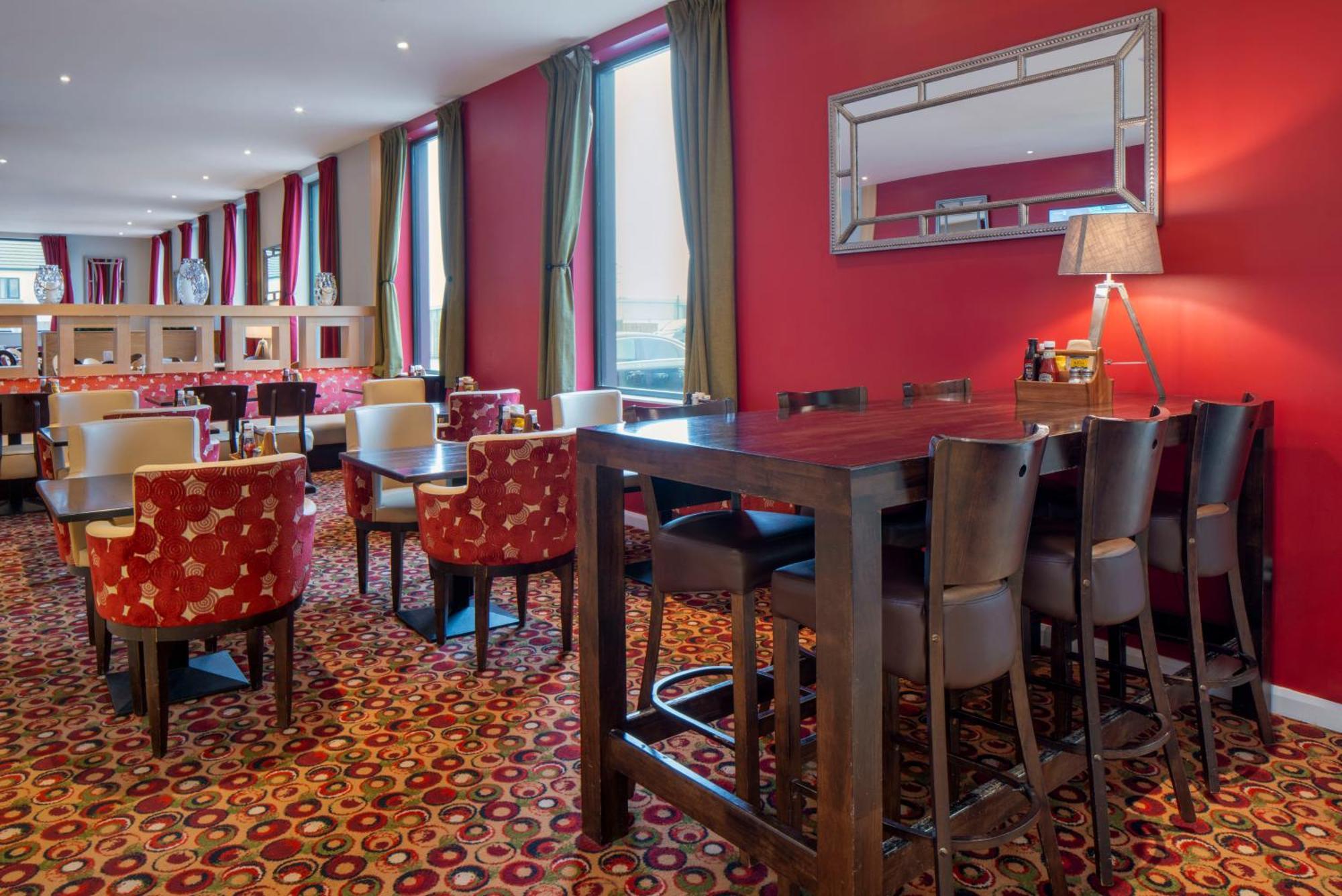 Holiday Inn Express Antrim By Ihg Eksteriør billede