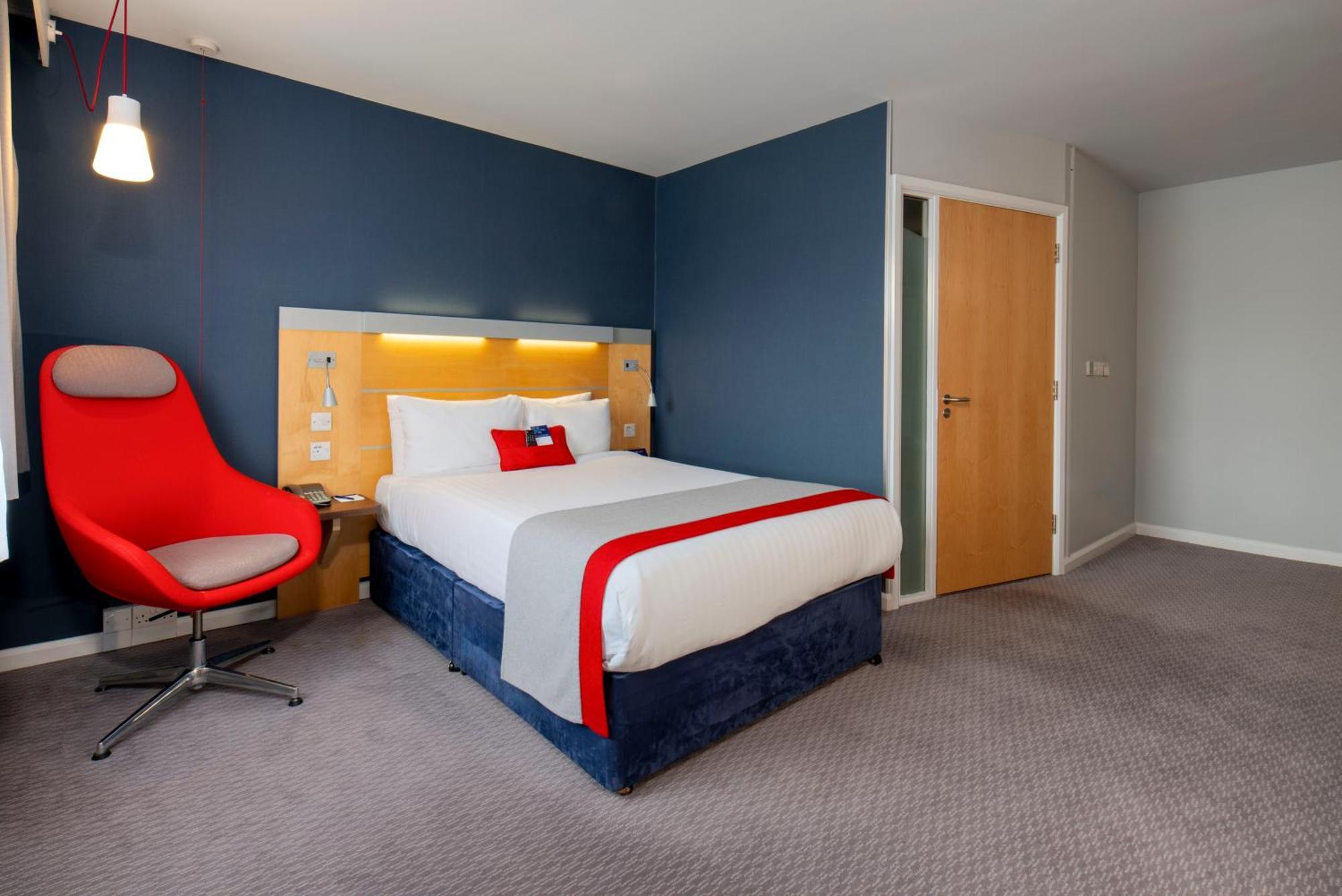Holiday Inn Express Antrim By Ihg Eksteriør billede