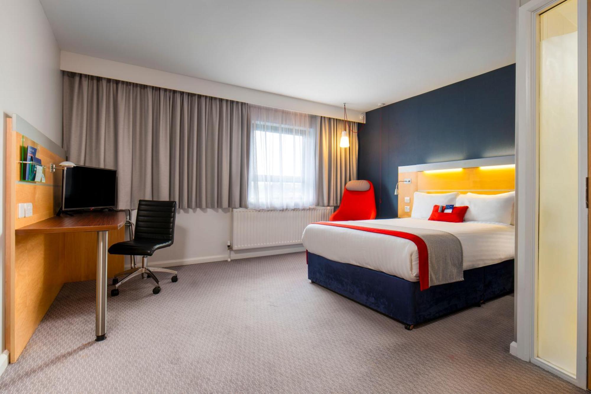 Holiday Inn Express Antrim By Ihg Eksteriør billede